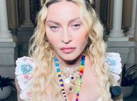 Madonna a 62 ans : la chanteuse prend la pose, aidée d'une béquille