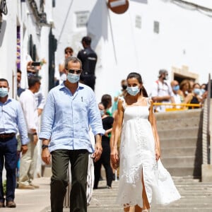 Felipe et Letizia d'Espagne en visite à Minorque, le 13 août 2020.