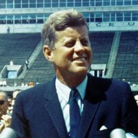 John F. Kennedy : Son petit-fils Jack Schlossberg est une bombe !
