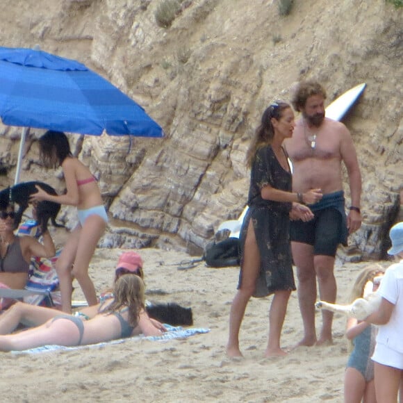 Exclusive - Gerard Butler à Malibu avec sa compagne Morgan Brown, le 31 mai 2020.