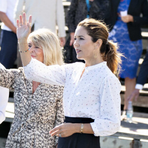 La princesse Mary de Danemark visite l'aquarium Kattegatcenter à Grena le 19 août 2020.