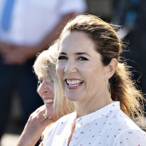 La princesse Mary de Danemark visite l'aquarium Kattegatcenter à Grena le 19 août 2020.