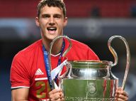 Benjamin Pavard : Abdos, trophée et cris de victoire face au PSG