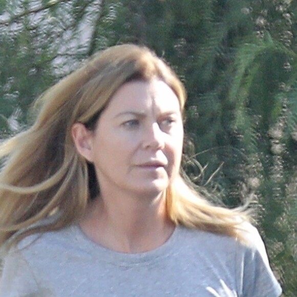 Exclusif - Ellen Pompeo dépose sa voiture au valet parking dans le quartier de West Hollywood à Los Angeles, le 19 septembre 2019.