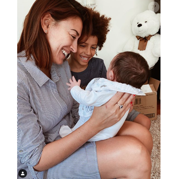 Rachel Legrain-Trapani entourée de son fils Gianni et de Andrea. C'est la première fois que les deux garçons se rencontrent. Le 17 juillet 2020.