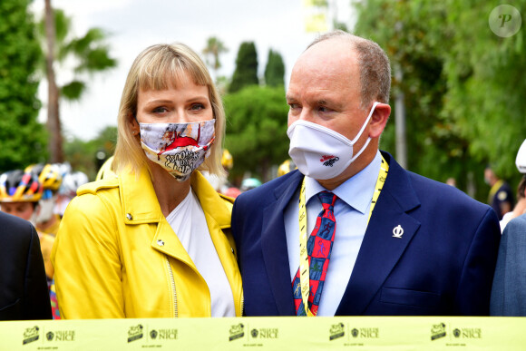 La princesse Charlene de Monaco et le prince Albert II de Monaco durant le 1er jour du Tour de France 2020 à Nice, le 29 août 2020. Un tour de France placé sous des mesures sanitaires strictes en période de COVID-19. © Bruno Bebert / Bestimage