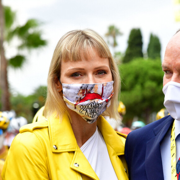 La princesse Charlene de Monaco et le prince Albert II de Monaco durant le 1er jour du Tour de France 2020 à Nice, le 29 août 2020. Un tour de France placé sous des mesures sanitaires strictes en période de COVID-19. © Bruno Bebert / Bestimage
