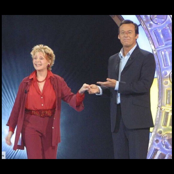 Jean-Luc Reichmann a rendu hommage à Annie Cordy sur Instagram, au lendemain de l'annonce de sa mort. La chanteuse et actrice belge est décédée dans sa maison de Vallauris, près de Cannes. Elle avait 92 ans.