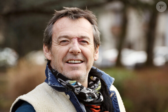 Jean-Luc Reichmann lors du photocall de la série "Léo Matteï, Brigade des mineurs" lors du 22ème Festival des créations télévisuelles de Luchon, France, le 7 février 2020. © Patrick Bernard/Bestimage 