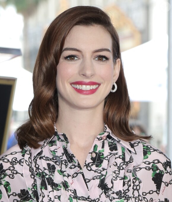 Anne Hathaway - Anne Hathaway reçoit son étoile sur le Walk Of Fame dans le quartier de Hollywood à Los Angeles, le 9 mai 2019.