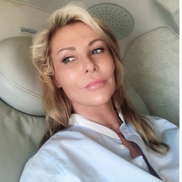 Alison Doody en mode selfie sur Instagram, de retour d'Inde. Février 2020.