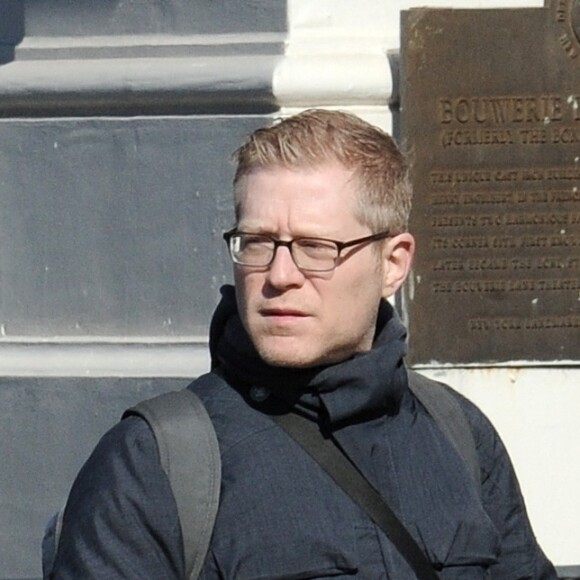 Exclusif - Anthony Rapp avec son petit ami à New York Le 09 Mars 2019