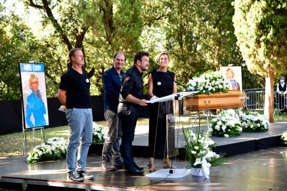 Vincent et Bruno Counard (les frères Taloche), Alain Leempoel et Virginie Hocq. Obsèques d'Annie Cordy sur la Butte Saint-Cassien à Cannes le 12 septembre 2020. Bruno Bebert / Bestimage