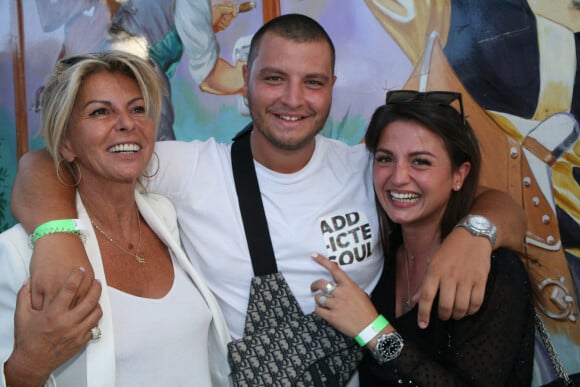 Exclusif - Caroline Margeridon avec ses deux enfants Victoire et Alexandre - Inauguration de la Fête à Neuneu au profit de l'association "Innocence En Danger" au Bois de Boulogne à Paris, France, le 4 septembre 2020. © JLPPA/Bestimage