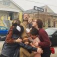 Taylor Hanson pose avec ses enfants. Instagram.