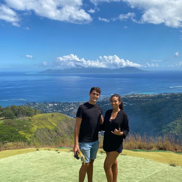 Vaimalama Chaves, Miss France 2019 désormais chanteuse, est en couple avec Nicolas Fleury.