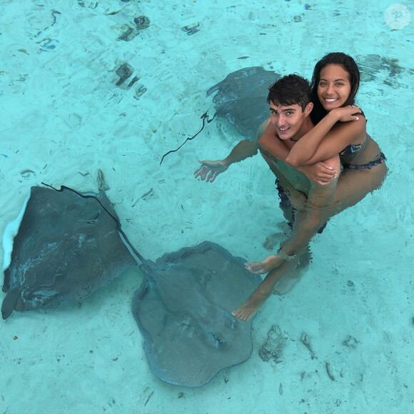 Vaimalama Chaves, Miss France 2019 désormais chanteuse, est en couple avec Nicolas Fleury.