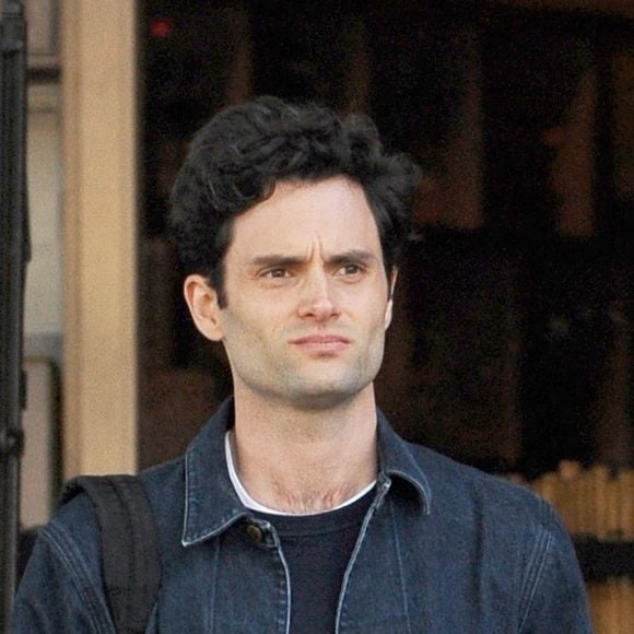 Exclusif - Penn Badgley sur le tournage de la seconde saison de "You" à Los Angeles le 25 février 2019.