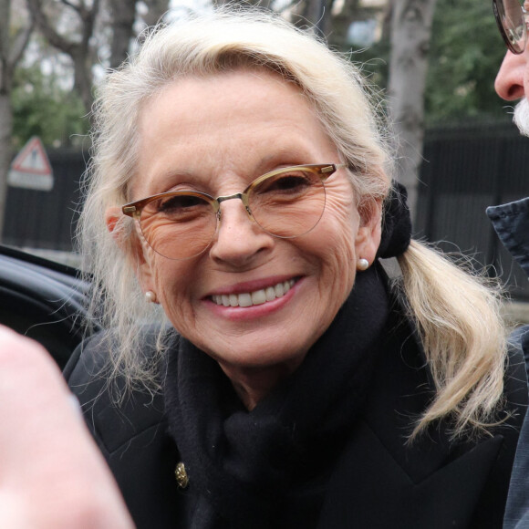Véronique Sanson - People à la sortie de l'enregistrement de l'émission "Vivement Dimanche" à Paris le 20 mars 2019.