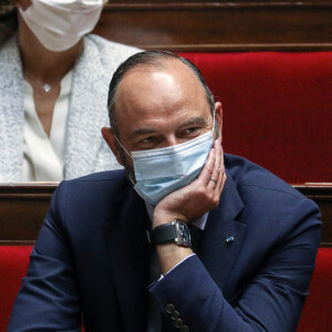 Edouard Philippe - Pose d'une plaque en hommage à Jacques Chirac, ancien président de la république à l'assemblée nationale, Paris, le 23 septembre 2020. © Stéphane Lemouton / Bestimage