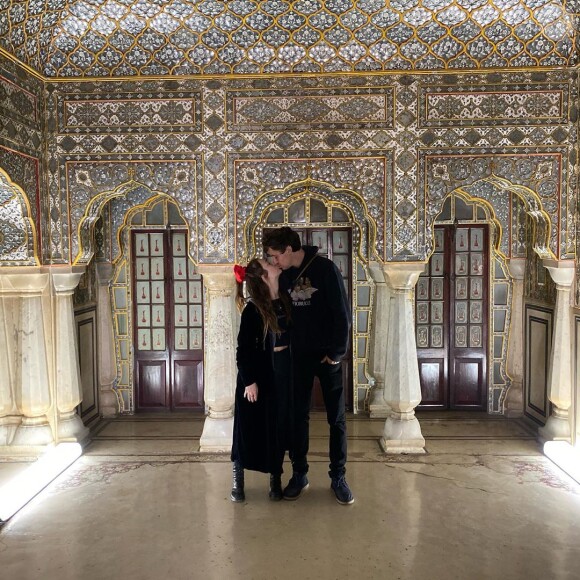 Billie Lourd et son compagnon Austen Rydell sur Instagram. Le 3 avril 2020.