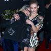 Carrie Fisher et sa fille Billie Lourd à la soirée "Star Wars: The Force Awakens" à Hollywood, le 14 décembre 2015.