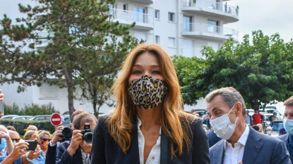 Carla Bruni : Dépeinte flatteusement par son ex ? "Je ne me vois pas dedans"