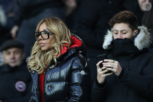 Cathy Guetta, son fils Tim - People dans les tribunes du match de football PSG - Guingamp (9-0) au Parc des Princes à Paris le 19 janvier 2019.
