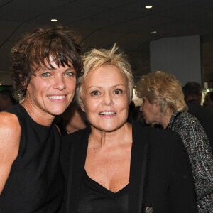 Anne Le Nen et sa compagne Muriel Robin - Générale du nouveau spectacle "Muriel Robin et Pof !" au Palais des Sports à Paris. © Coadic Guirec/Bestimage