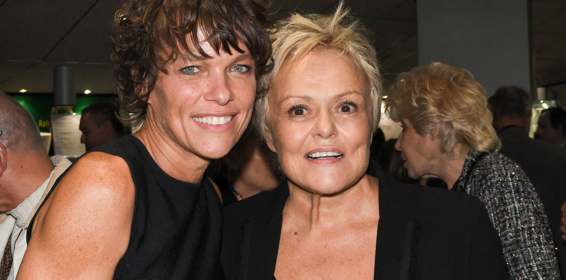 Muriel Robin Et Anne Le Nen Bisou Muriel Robin : Cri d'amour à Anne Le Nen, "l'amour" de sa vie - Purepeople