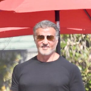 Sylvester Stallone - La famille Stallone profite de la plage de Malibu lors d'une belle journée ensoleillée, alors que l'épidémie de Coronavirus (COVID-19) fait rage aux Etats-Unis. Le 15 août 2020 