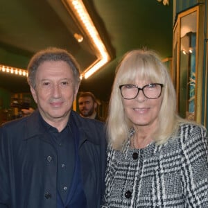 Exclusif - Michel Drucker et sa femme Dany Saval à la générale du spectacle musical Les Choristes au théâtre des Folies Bergère à Paris, France, le 2 mars 2017. Treize ans après le succès mondial du film Les Choristes (15 millions d’entrées en salle, 4 millions d’albums vendus, 2 nominations aux Oscars, 2 César), Christophe Barratier a adapté et mis en scène le spectacle qui sera aux Folies Bergère jusqu’à l’été, puis en tournée dans toute la France à partir de septembre. © Gorassini-Moreau/Bestimage  No Web No Blog pour la Belgique et la Suisse Exclusive - For Germany Call For Price - Celebs attending the general of the musical Les Choristes at the Folies Bergere theater in Paris, France, on March 2, 2017 