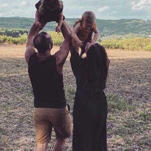 Tiffany et Justin avec leurs enfants Romy et Zélie, photo Instagram du 27 août 2020