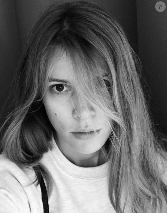 Le 1er septembre 2018, l'influenceuse, journaliste et égérie street style Monica Ainley disait oui à Marc de la Villardière.