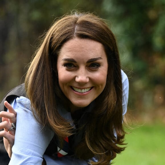 Kate Middleton, duchesse de Cambridge, et nouvelle co-présidente de l'Association Scoute, fait des activités de plein air avec un club de scouts "2th Northolt Scouts" à Londres, le 29 septembre 2020.