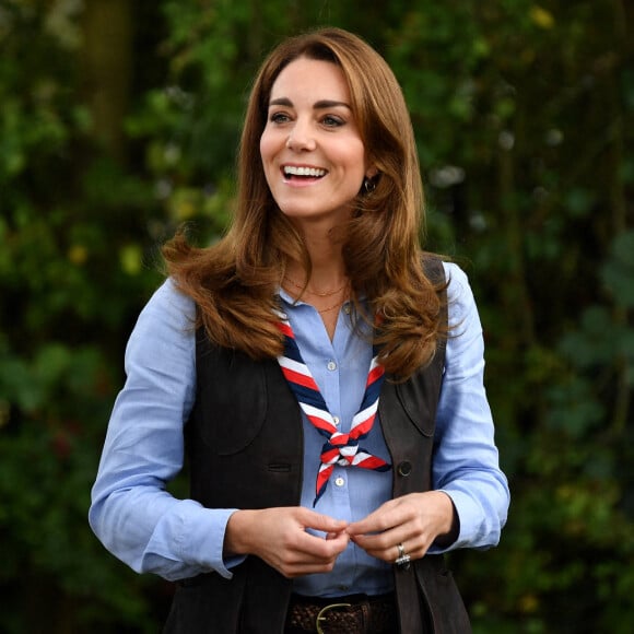 Kate Middleton, duchesse de Cambridge, et nouvelle co-présidente de l'Association Scoute, fait des activités de plein air avec un club de scouts "2th Northolt Scouts" à Londres, le 29 septembre 2020.