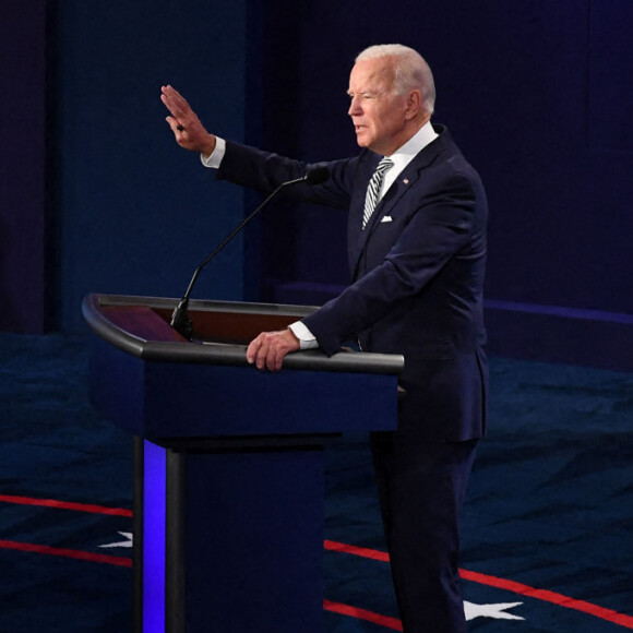 Présidentielle américaine : Premier débat entre Donald Trump et Joe Biden à Cleveland dans l'Ohio. Les deux candidats à la présidence des Etats-Unis s'affronteront sur six thèmes, dont la nomination polémique d'une juge à la Cour suprême et la crise sanitaire qui secoue le pays. Le 29 septembre 2020