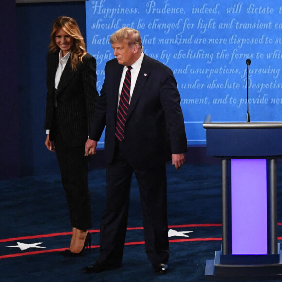 Donald Trump et sa femme la Premiere Dame Melania Trump et Joe Biden et sa femme Jill Biden - Présidentielle américaine : Premier débat entre Donald Trump et Joe Biden à Cleveland dans l'Ohio. Les deux candidats à la présidence des Etats-Unis s'affronteront sur six thèmes, dont la nomination polémique d'une juge à la Cour suprême et la crise sanitaire qui secoue le pays. Le 29 septembre 2020