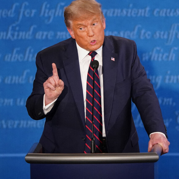 Présidentielle américaine : Premier débat entre Donald Trump et J.Biden à Cleveland dans l'Ohio. Les deux candidats à la présidence des Etats-Unis s'affronteront sur six thèmes, dont la nomination polémique d'une juge à la Cour suprême et la crise sanitaire qui secoue le pays. Le 29 septembre 2020