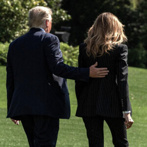 Le président Donald Trump et la première dame Melania Trump quittent La Maison Blanche pour se rendre à Cleveland dans l'Ohio, le 29 septembre 2020