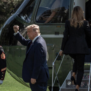 Le président Donald Trump et la première dame Melania Trump quittent La Maison Blanche pour se rendre à Cleveland dans l'Ohio, le 29 septembre 2020