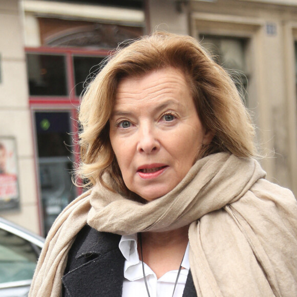 Valérie Trierweiler - Jean-Paul Dubois remporte le prix Goncourt pour son livre "Tous les hommes n'habitent pas le monde de la même façon" au restaurant Drouant à Paris le 4 novembre 2019. © Jonathan Rebboah/Panoramic/Bestimage 