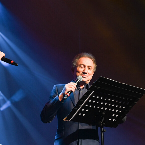 Exclusif -Patrick Fiori et Michel Drucker - Grande Soirée de la Solidarité Tsédaka 2019 au Palais des Congrès à Paris. Cette campagne caritative annuelle soutient 180 programmes de solidarité en France, à travers 90 associations sociales, parmi lesquelles des maisons d'enfants, des épiceries sociales, des structures d'accueil de jeunes handicapés, des centres de jour pour personnes atteintes de maladies neurodégénératives, ....Le 16 décembre 2019 © Coadic Guirec / Bestimage 