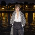Christine and the Queens assiste au défilé AMI, collection prêt-à-porter printemps-été 2021 sur le pont de Sully à Paris. Le 3 octobre 2020 © Olivier Borde / Bestimage
