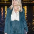 Emmanuelle Béart assiste au défilé AMI, collection prêt-à-porter printemps-été 2021 sur le pont de Sully à Paris. Le 3 octobre 2020 © Olivier Borde / Bestimage