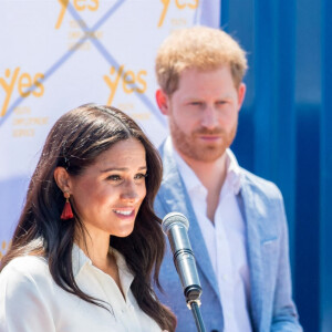 Le prince Harry, duc de Sussex, et Meghan Markle, duchesse de Sussex, visite l'association "Yes" (Youth Employment Service) qui oeuvre pour résoudre le problème du chômage des jeunes en Afrique du Sud. Johannesburg, le 2 octobre 2019.