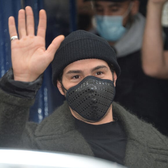 Tahar Rahim arrive au défilé Paco Rabanne collection Printemps-Eté 2021 lors de la fashion week de Paris, le 4 octobre 2020. © Veeren Ramsamy-Christophe Clovis/Bestimage