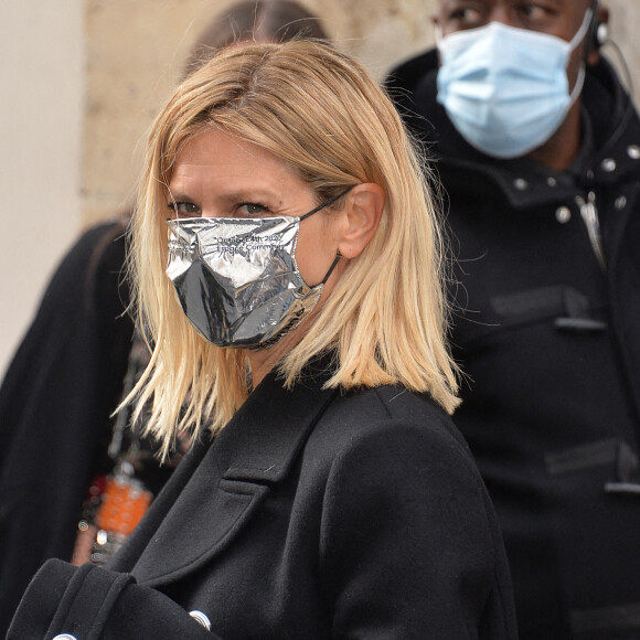 Marina Foïs arrive au défilé Paco Rabanne collection Printemps-Eté 2021 lors de la fashion week de Paris, le 4 octobre 2020. © Veeren Ramsamy-Christophe Clovis/Bestimage