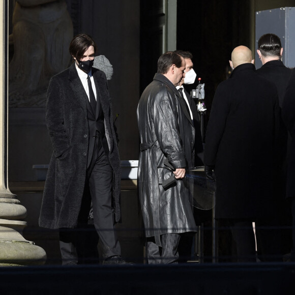 Robert Pattinson et Colin Farrell (méconnaissable dans le rôle d'Oswald Cobblepot, alias le Pingouin) dans le film "The Batman" à Liverpool le 13 octobre 2020.