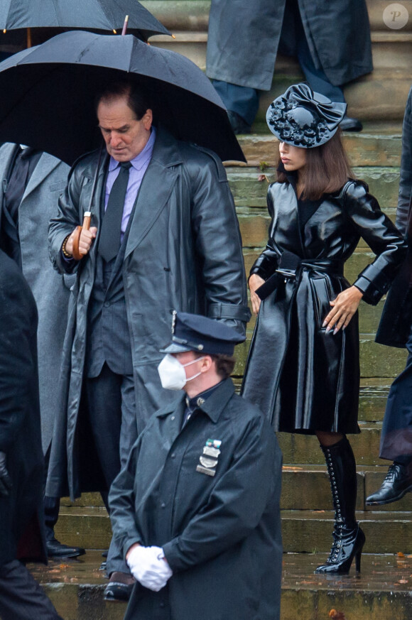 Zoë Kravitz et Colin Farrell (méconnaissable dans le rôle d'Oswald Cobblepot, alias le Pingouin) dans le film "The Batman" à Liverpool le 13 octobre 2020.